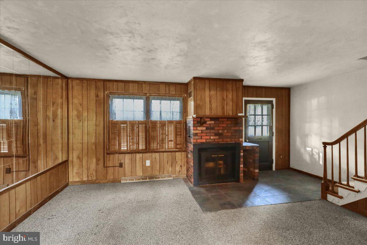 203 Sycamore Road Reading, PA 19611 - Photo 4 of 27