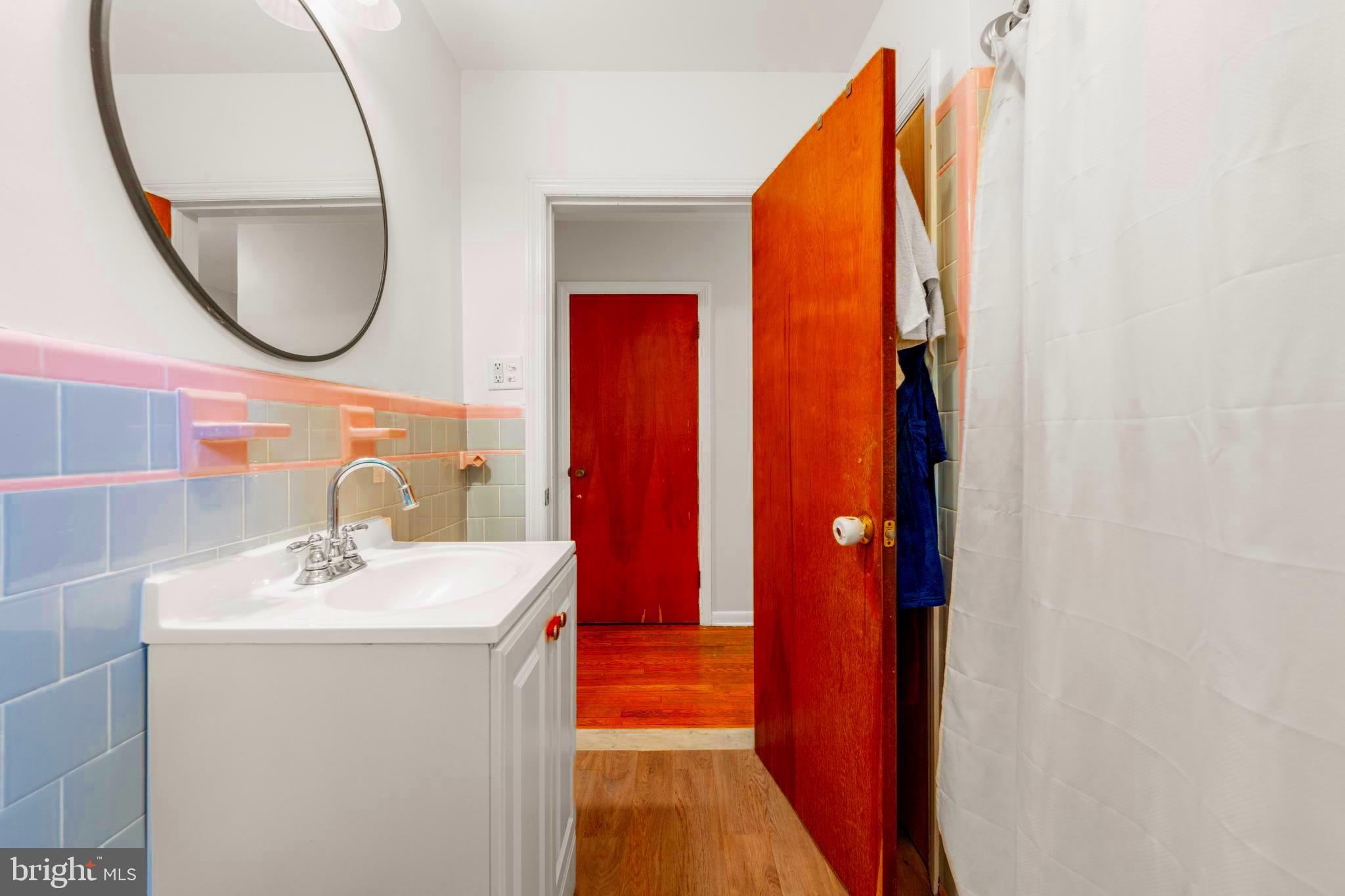 14015 Glen High Road Baldwin, MD 21013 - Photo 26 of 63 Bath Central to Home with Linen Closet