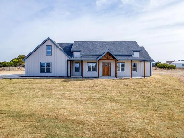 $584,900 | 1110 County Road 2004, Glen Rose, TX 76043