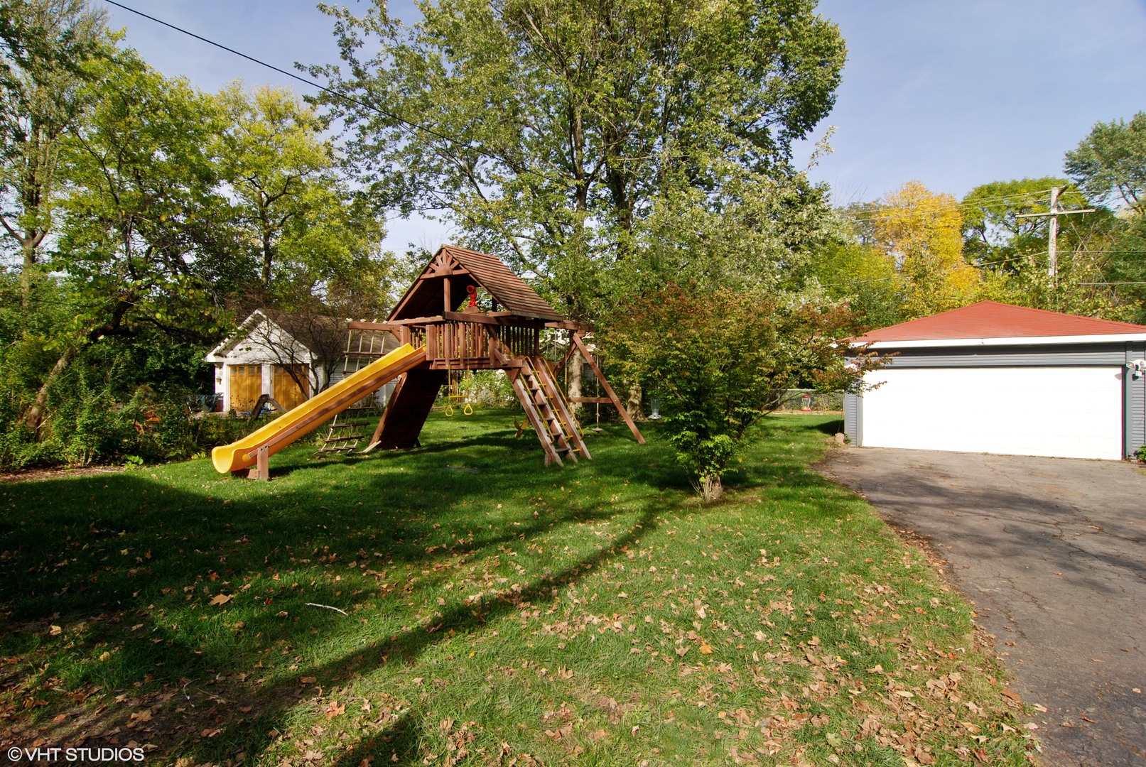 349 Nuttall Road Riverside, IL 60546 - Photo 24 of 25 a view of a park with large trees
