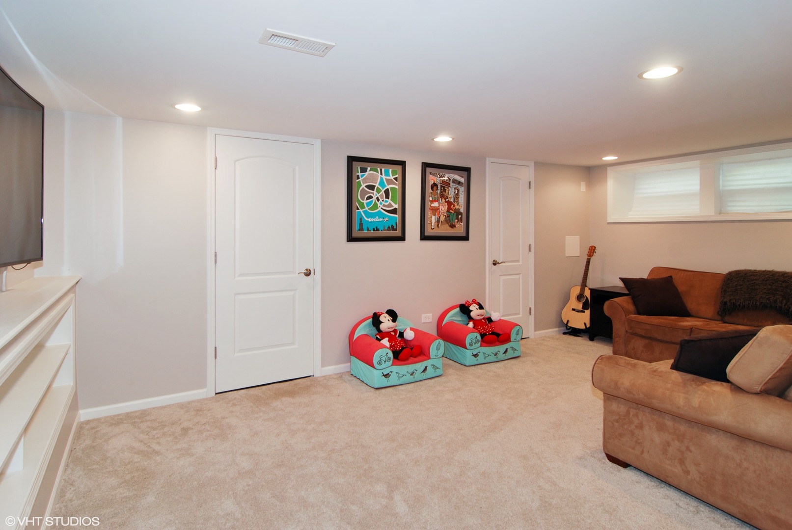 349 Nuttall Road Riverside, IL 60546 - Photo 8 of 25 a living room with furniture