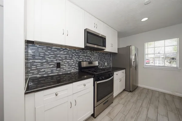 $1,900 | 5375 Little John Lane, Katy, TX 77493