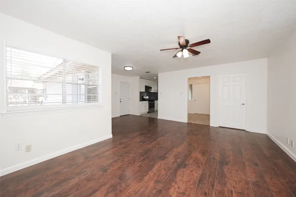$1,900 | 5375 Little John Lane, Katy, TX 77493