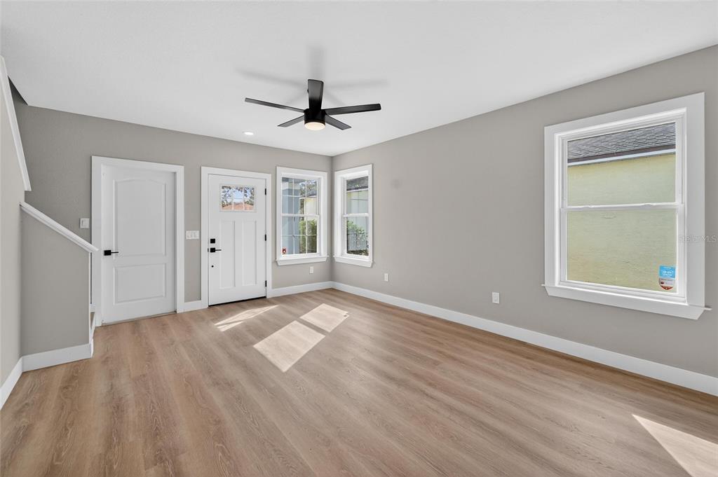 1112 Lake Shore Ranch Drive Seffner, FL 33584 - Photo 13 of 100