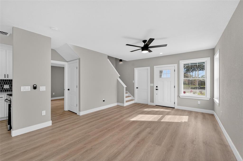 1112 Lake Shore Ranch Drive Seffner, FL 33584 - Photo 14 of 100