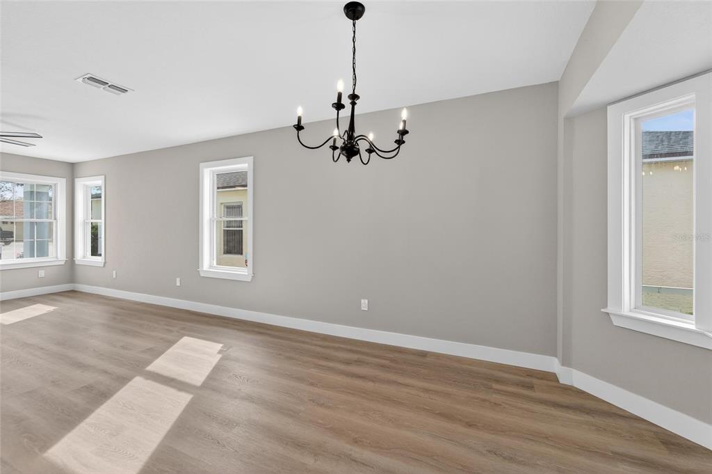 1112 Lake Shore Ranch Drive Seffner, FL 33584 - Photo 17 of 100