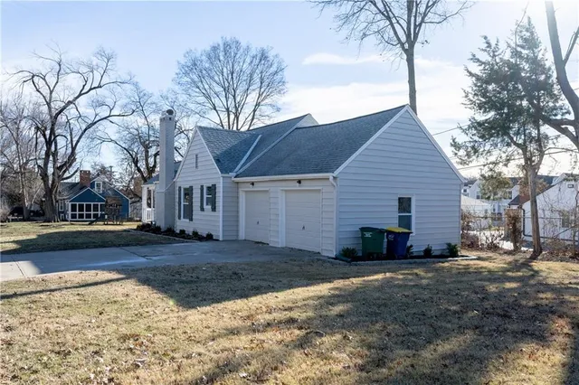 $449,000 | 5401 West 58th Street, Roeland Park, KS 66205