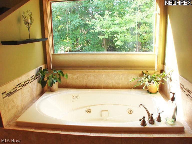 6252 Coldstream Road Highland Heights, OH 44143 - Photo 16 of 24 Gallery Image 16