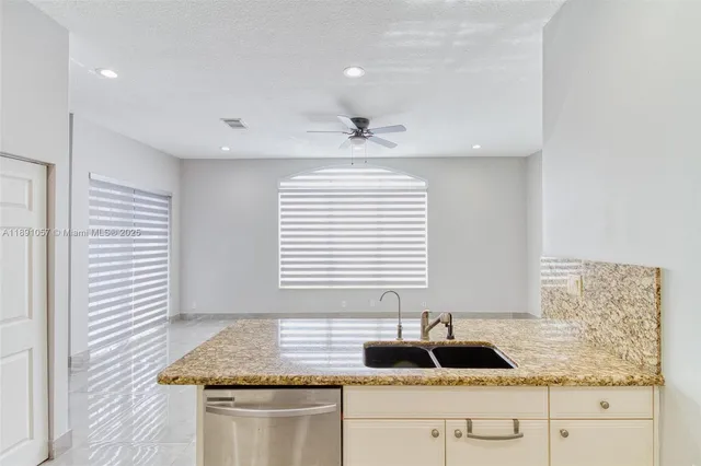 a view of utility room