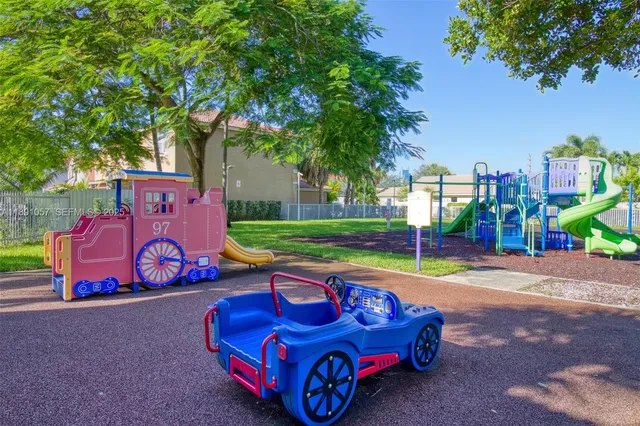 $4,800 | 3810 Southwest 51st Street, Hollywood, FL 33312