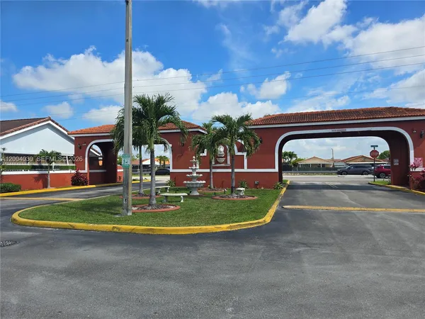 $489,900 | 9018 Northwest 120th Street, Unit 133, Hialeah Gardens, FL 33018