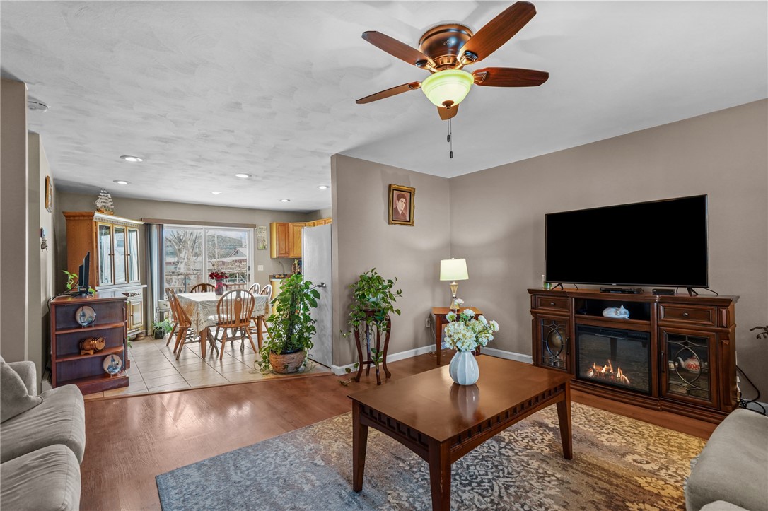 5 Murphy Avenue Bristol, RI 02809 - Photo 3 of 35