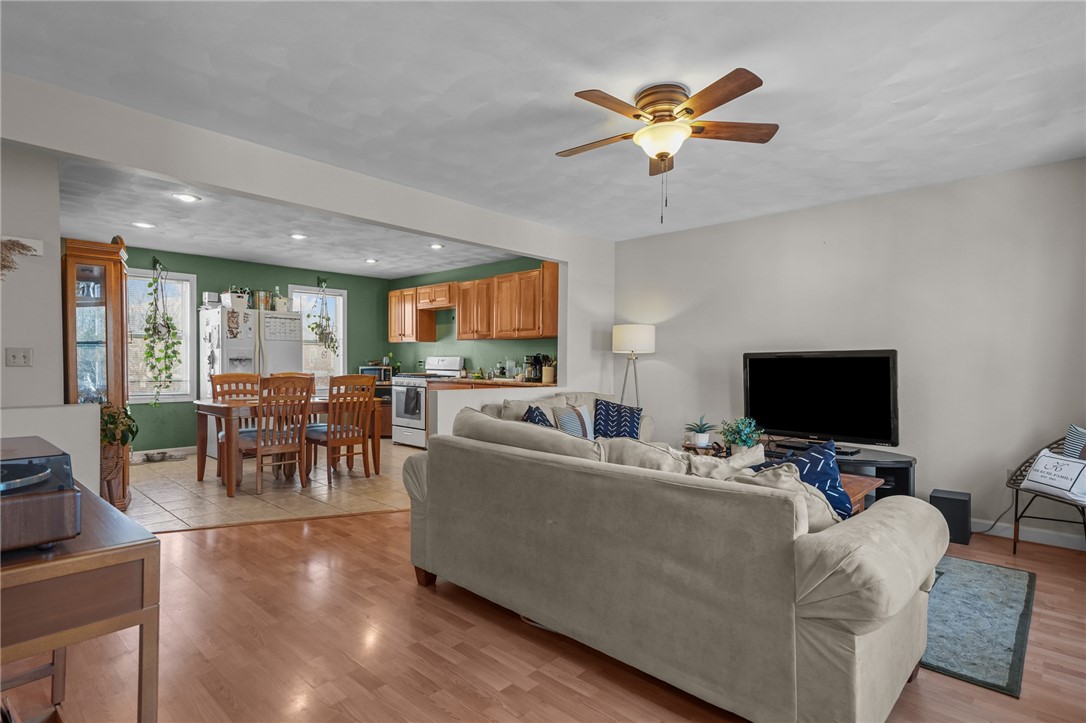 5 Murphy Avenue Bristol, RI 02809 - Photo 8 of 35