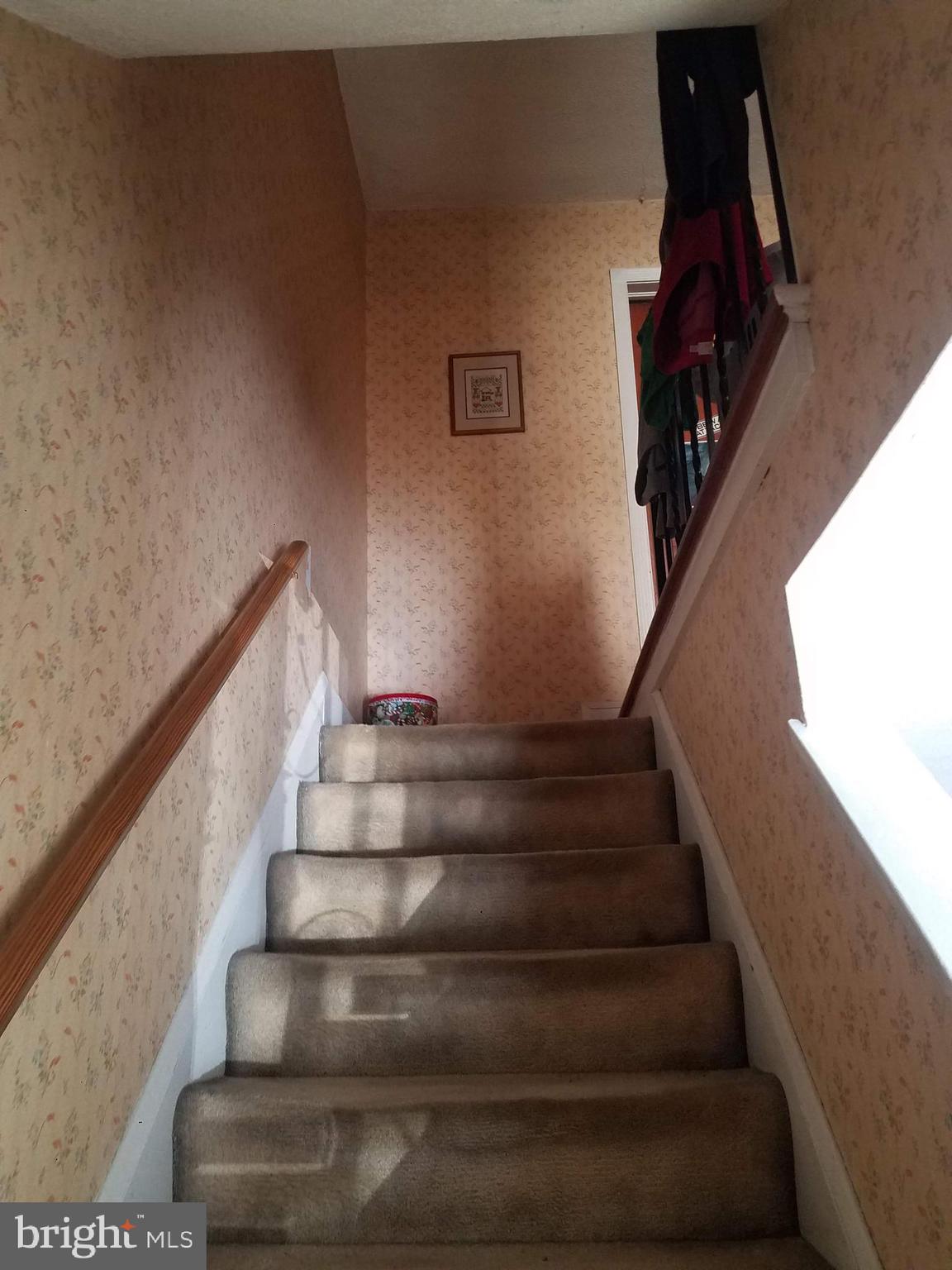 1710 Pin Oak Road Baltimore, MD 21234 - Photo 5 of 5 a view of entryway