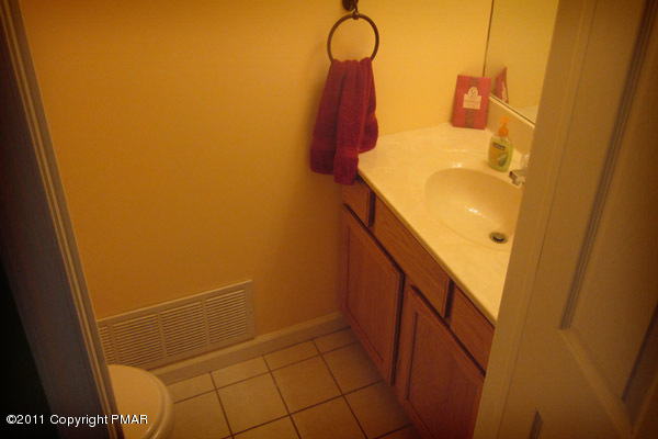 74 Ravenhill Road Tamiment, PA 18371 - Photo 43 of 53 Powder