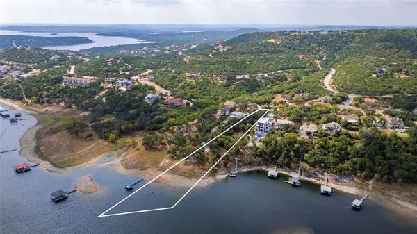 $699,900 | 17906 Crystal Cove, Jonestown, TX 78645
