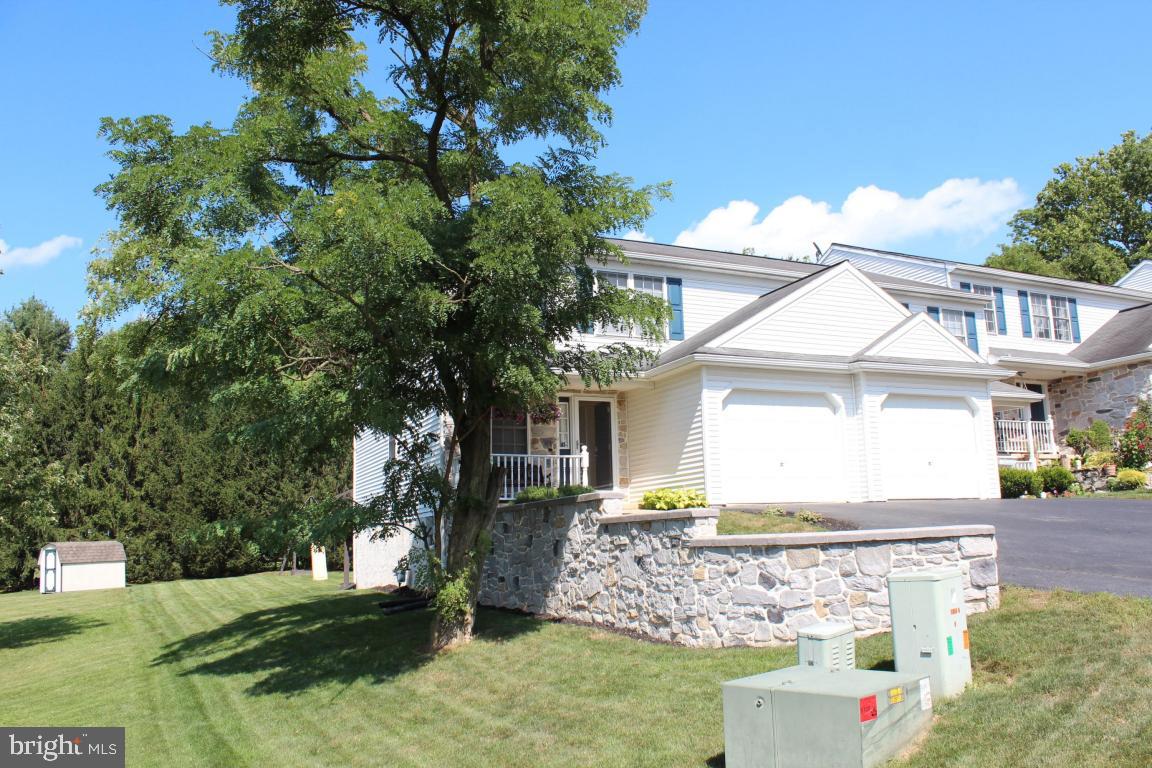 63 Heron Road Lititz, PA 17543 - Photo 3 of 28