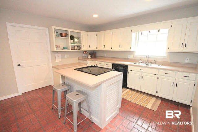 21653 Linn Ridge Drive Fairhope, AL 36532 - Photo 11 of 24 Kitchen