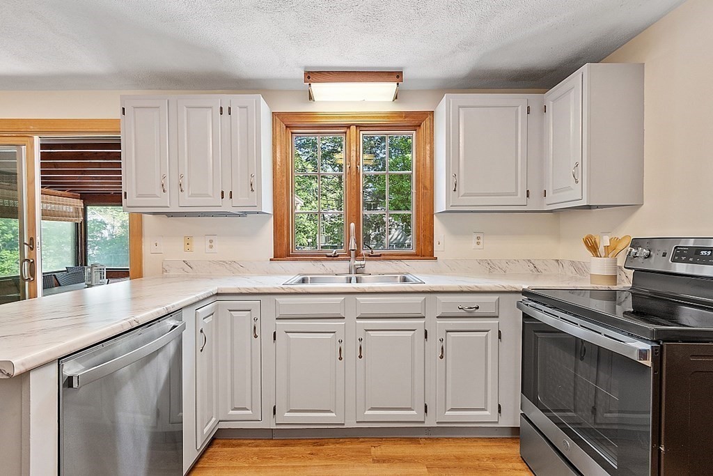 17 Grist Mill Road Acton, MA 01720 - Photo 6 of 38 Gallery Image 6