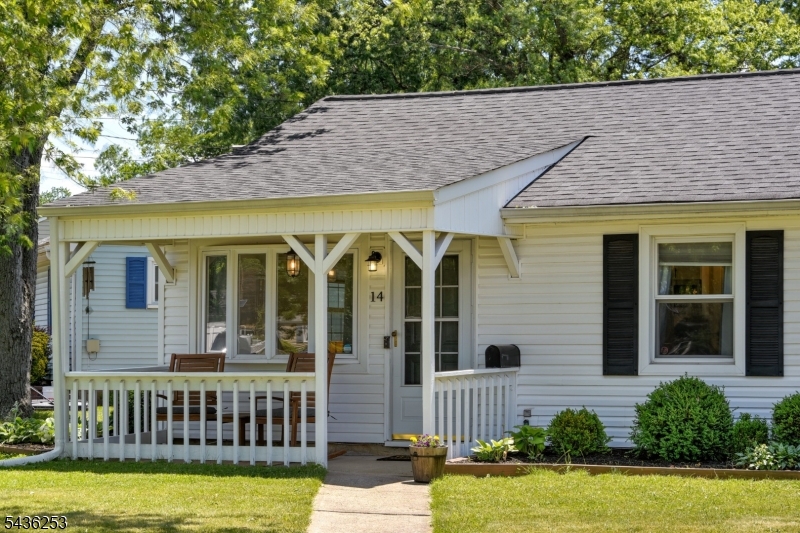 14 Adamsville Road North Bridgewater, NJ 08807 - Photo 4 of 38