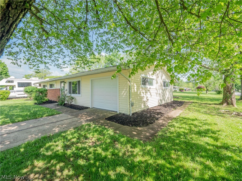 21268 Sheldon Road Brook Park, OH 44142 - Photo 2 of 35