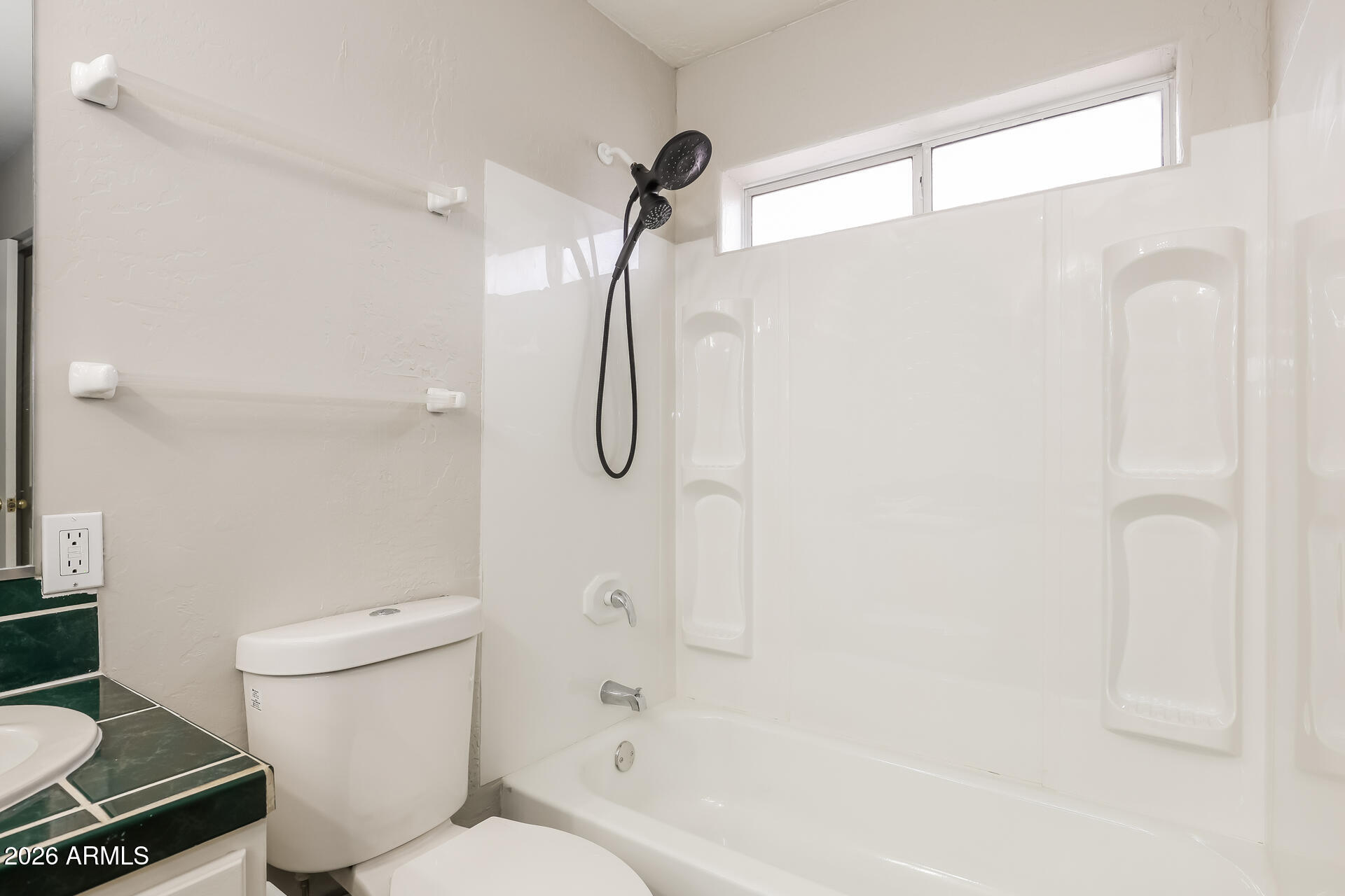 1653 East Vineyard Road Phoenix, AZ 85042 - Photo 18 of 21 018-photo-bathroom-15182423