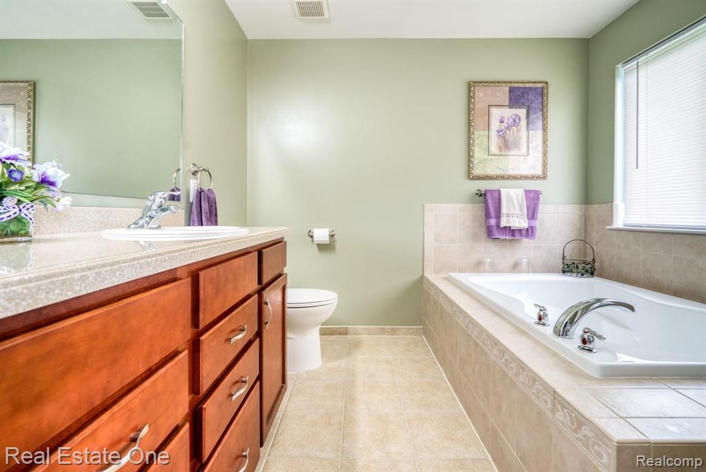 3751 Hogan Circle Rochester Hills, MI 48307 - Photo 26 of 47
