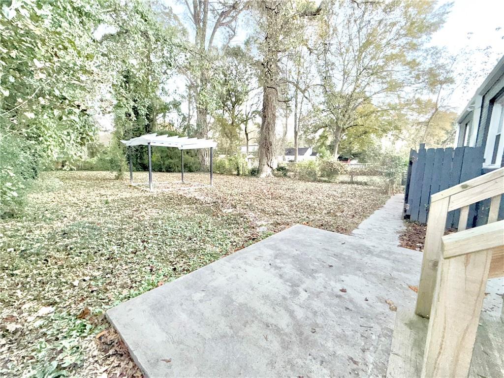 1802 South Gordon Street Southwest Atlanta, GA 30310 - Photo 14 of 14 a view of a backyard of the house