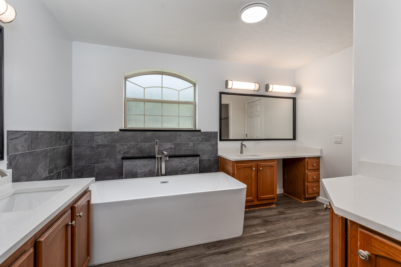 931 Highway 26 Magnolia, IL 61336 - Photo 19 of 35 a living room with a couch and a wooden floor