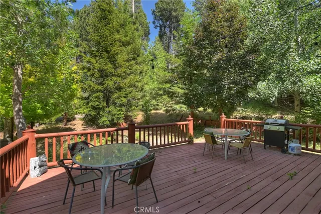 a view of an outdoor space