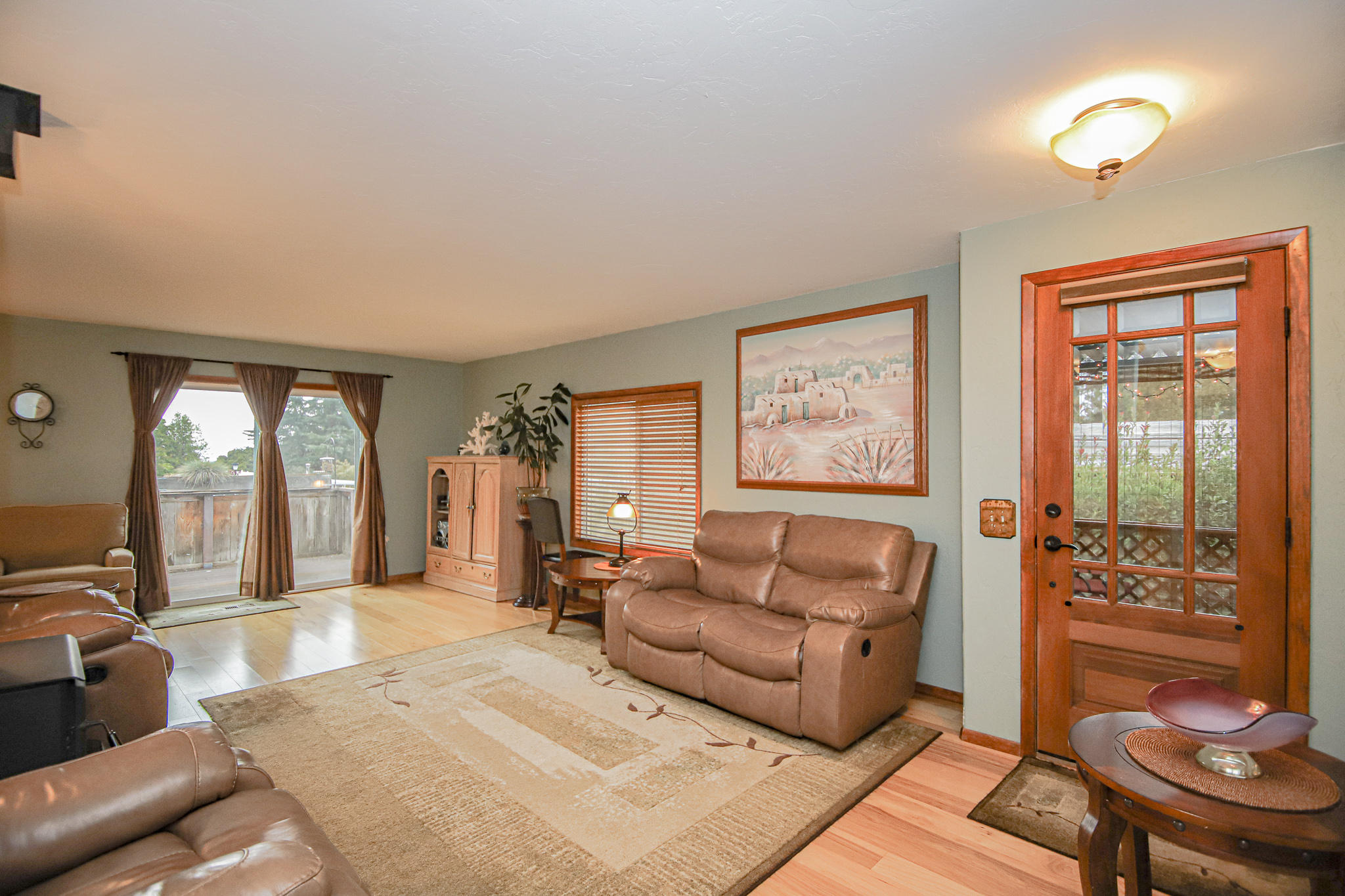 3955 South Stage Road, Unit 53 Medford, OR 97501 - Photo 11 of 29 Living Room