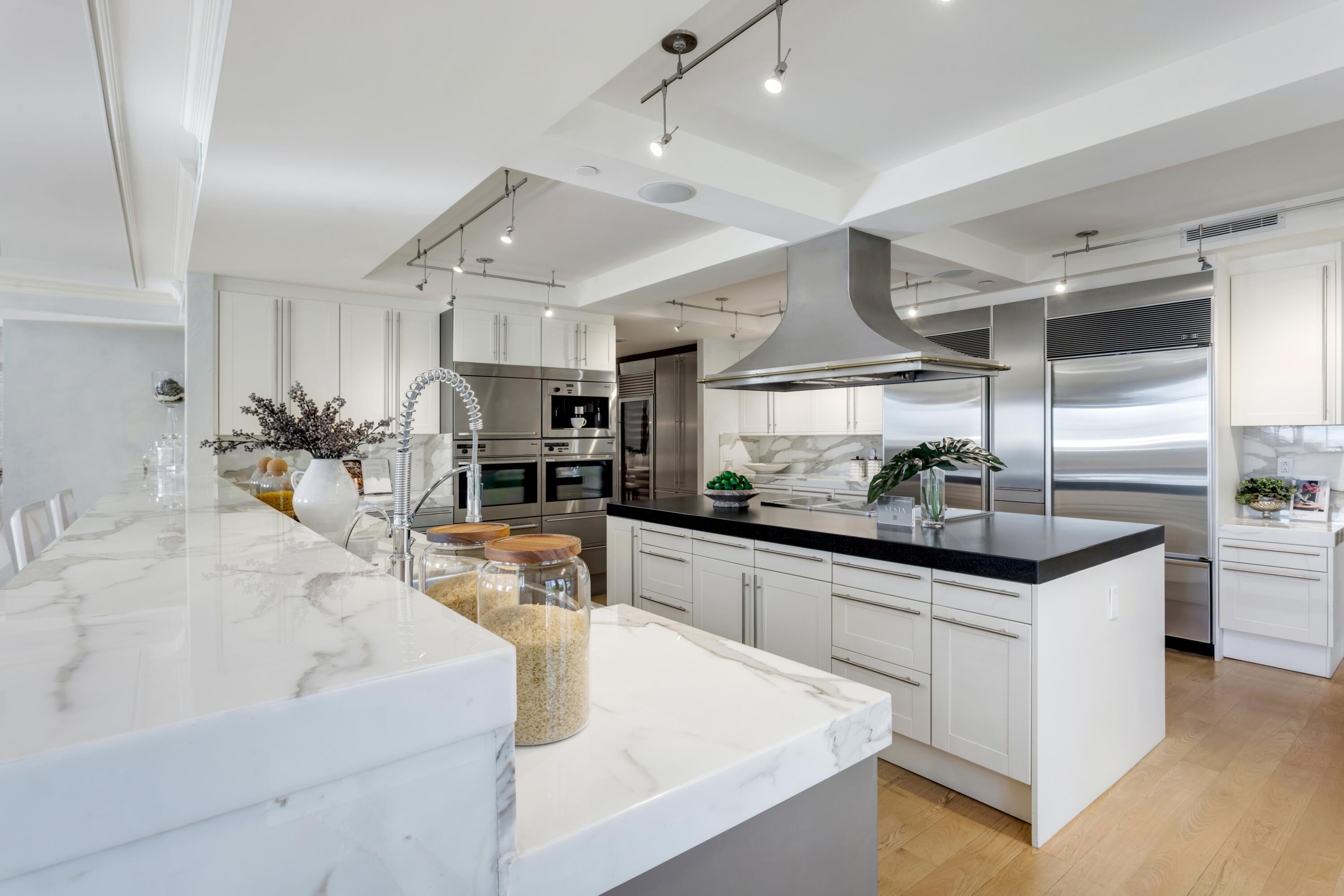 400 South Ocean Boulevard, Unit R26 Boca Raton, FL 33432 - Photo 28 of 65 KITCHEN