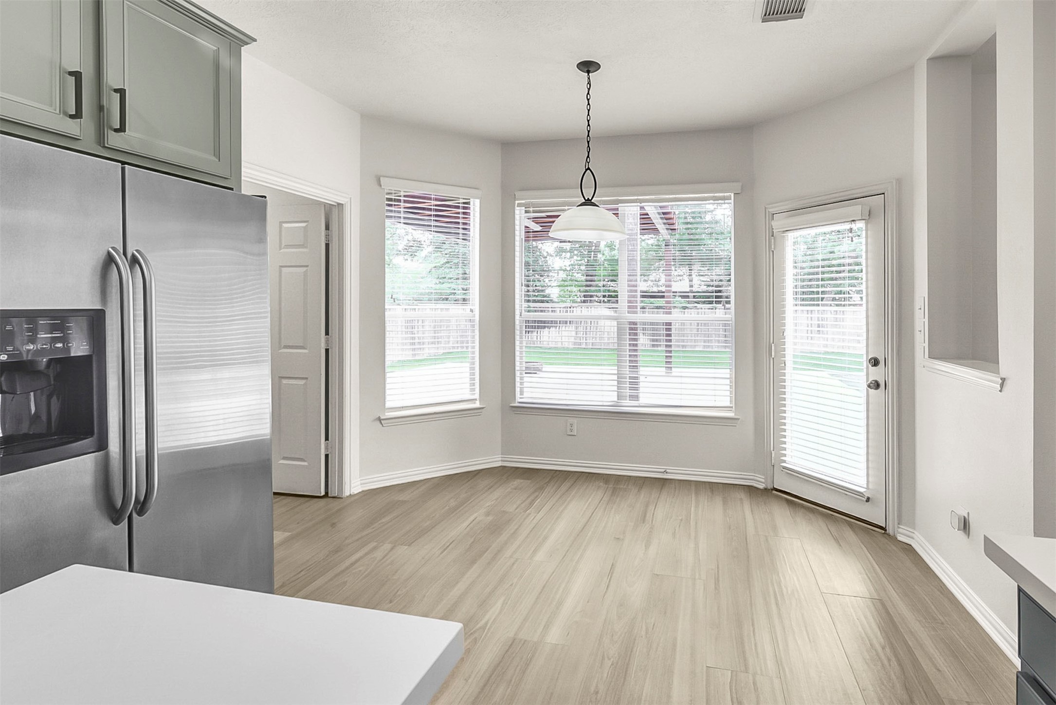10 Chippewa Trail Spring, TX 77389 - Photo 11 of 46 Breakfast Room