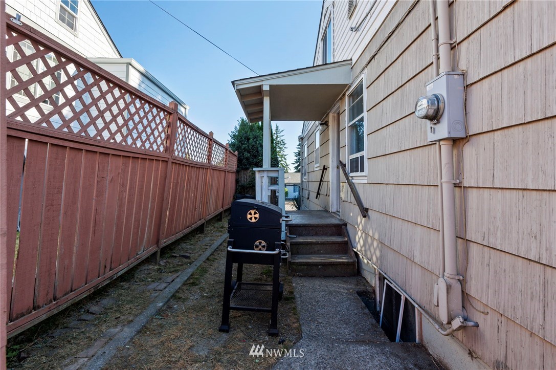 2106 East Highlands Street Bremerton, WA 98310 - Photo 21 of 23 Gallery Image 21