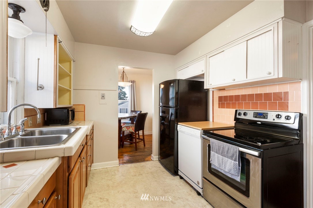 2106 East Highlands Street Bremerton, WA 98310 - Photo 8 of 23 Gallery Image 8