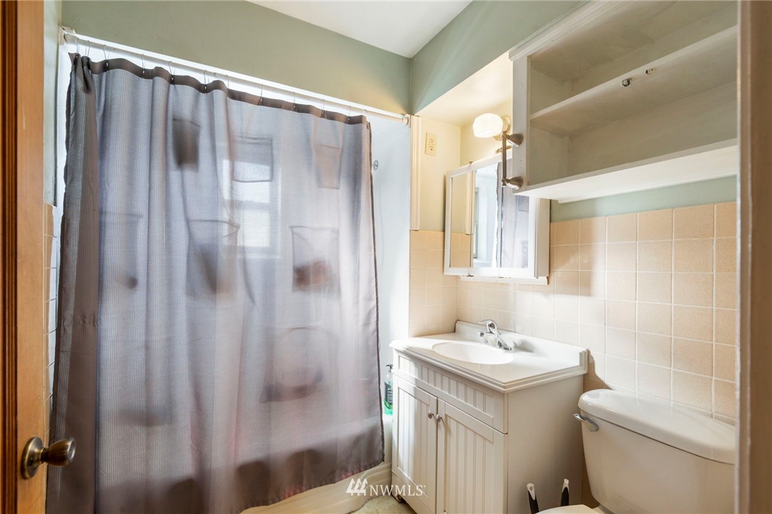 2106 East Highlands Street Bremerton, WA 98310 - Photo 10 of 23 Gallery Image 10