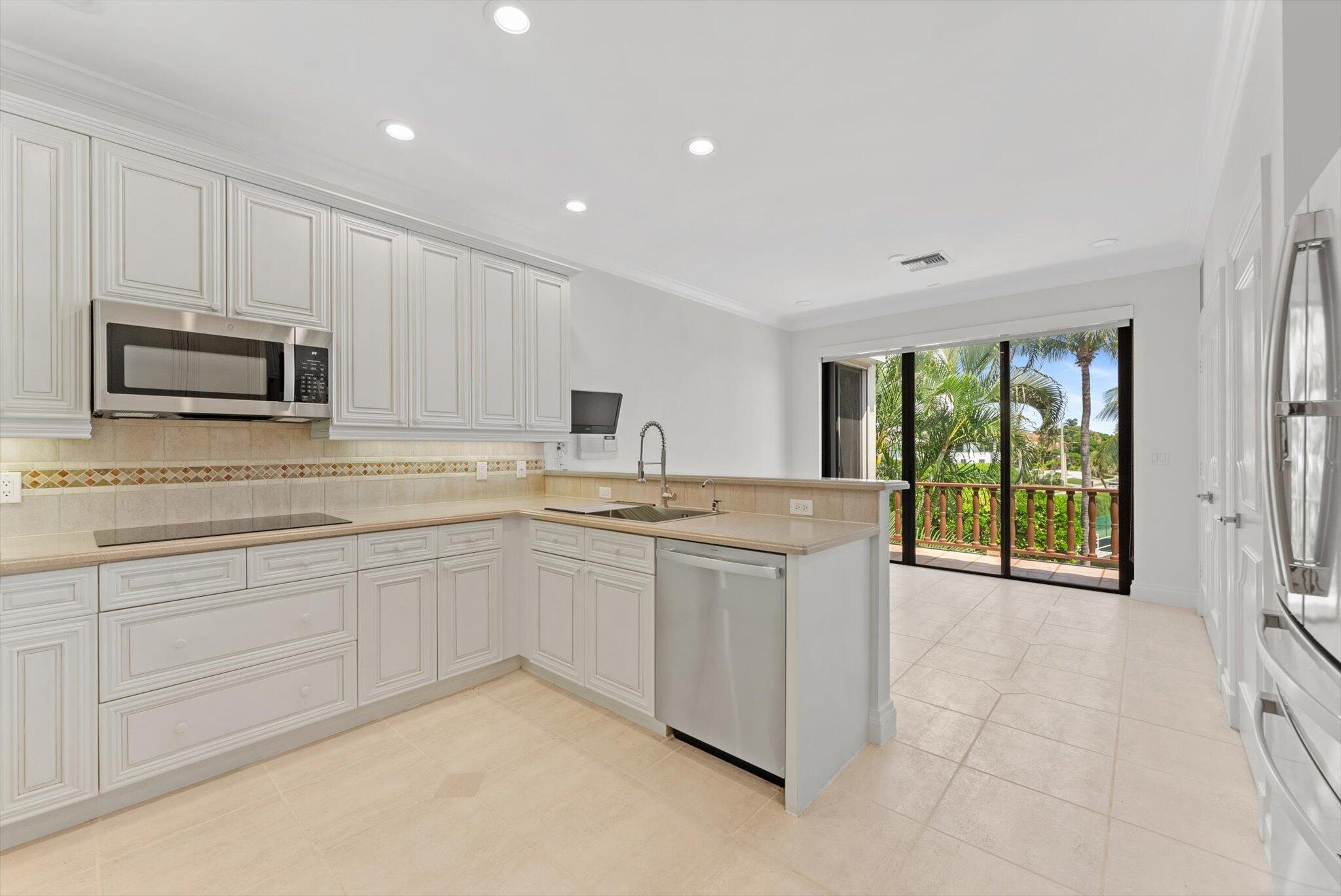 5841 North Ocean Boulevard, Unit F2 Ocean Ridge, FL 33435 - Photo 18 of 55 5841 N Ocean Blvd., F2, Ocean Ridge