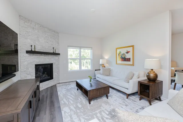 $649,900 | 310 Paradise Court, Hartland, WI 53029