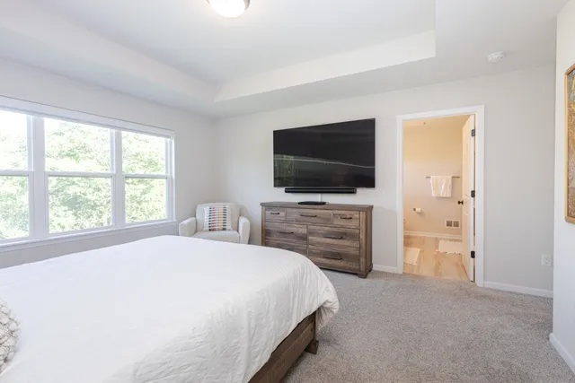 $649,900 | 310 Paradise Court, Hartland, WI 53029