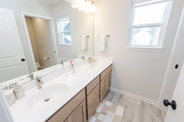 $649,900 | 310 Paradise Court, Hartland, WI 53029