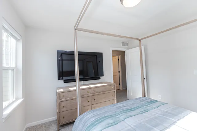 $649,900 | 310 Paradise Court, Hartland, WI 53029