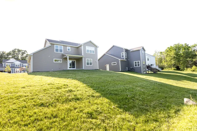 $649,900 | 310 Paradise Court, Hartland, WI 53029