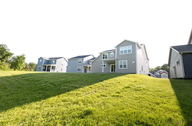 $649,900 | 310 Paradise Court, Hartland, WI 53029