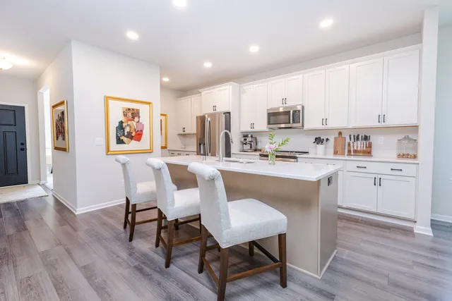 $649,900 | 310 Paradise Court, Hartland, WI 53029