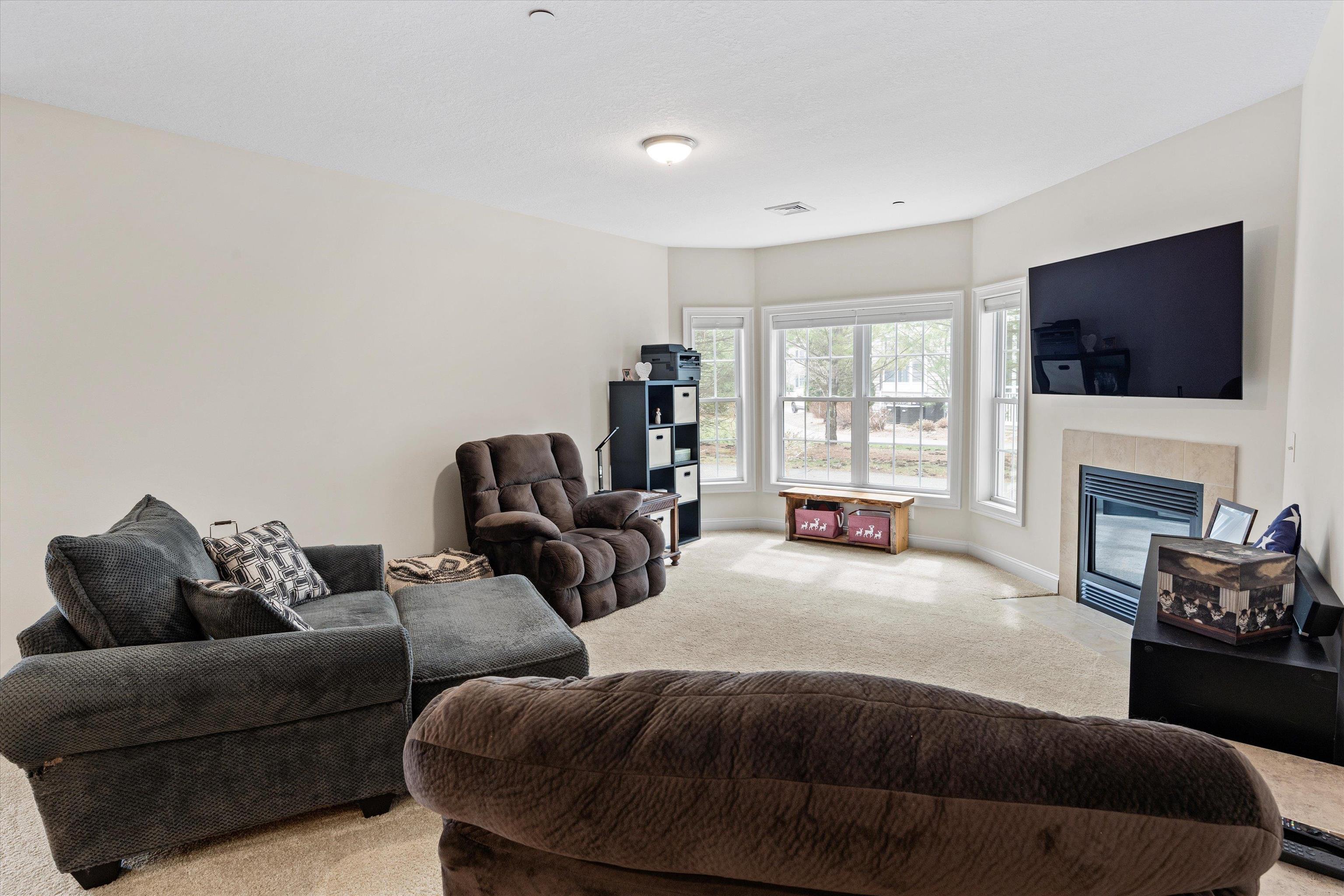 17-3 Roundabout Way Manchester, NH 03102 - Photo 13 of 36