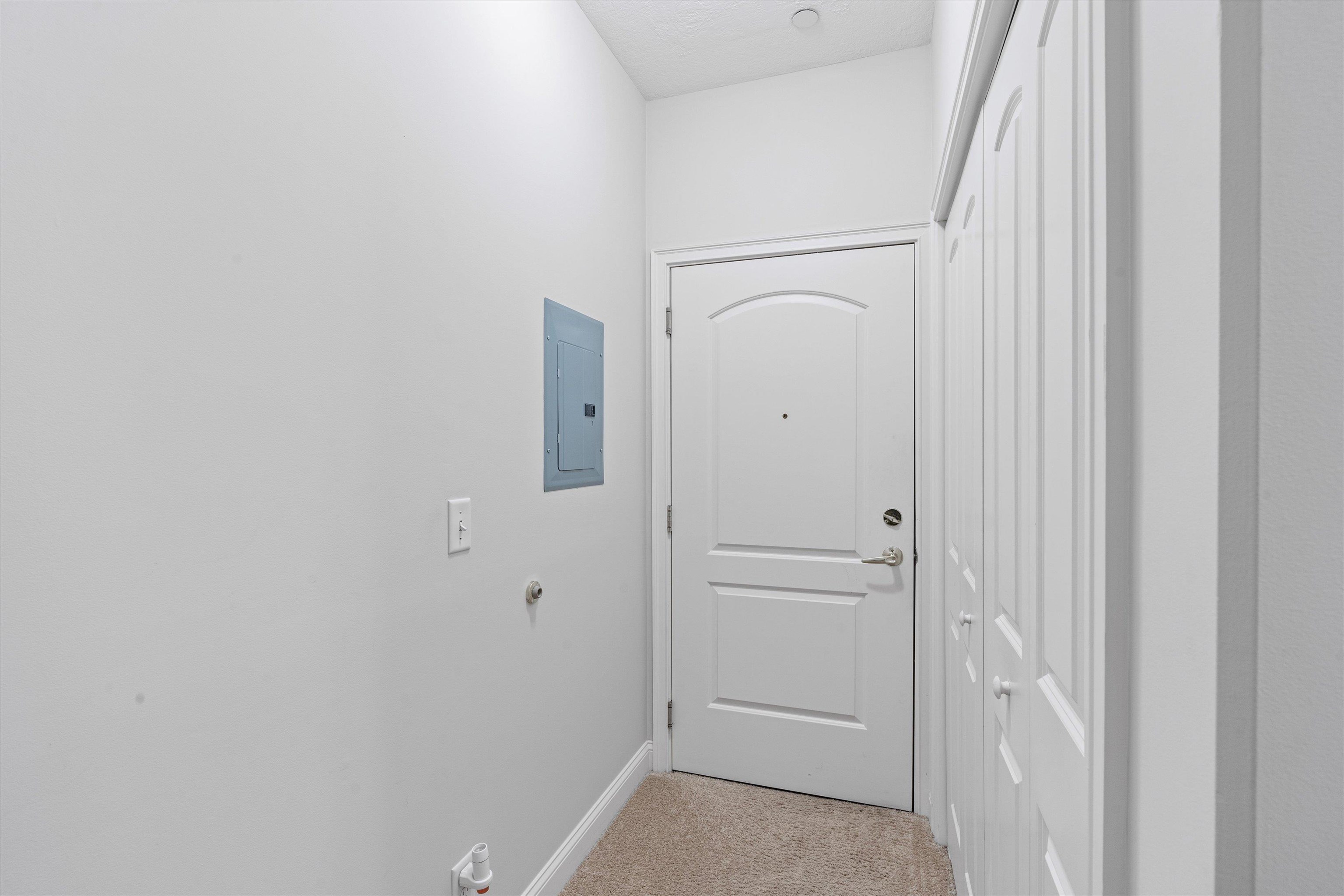 17-3 Roundabout Way Manchester, NH 03102 - Photo 2 of 36