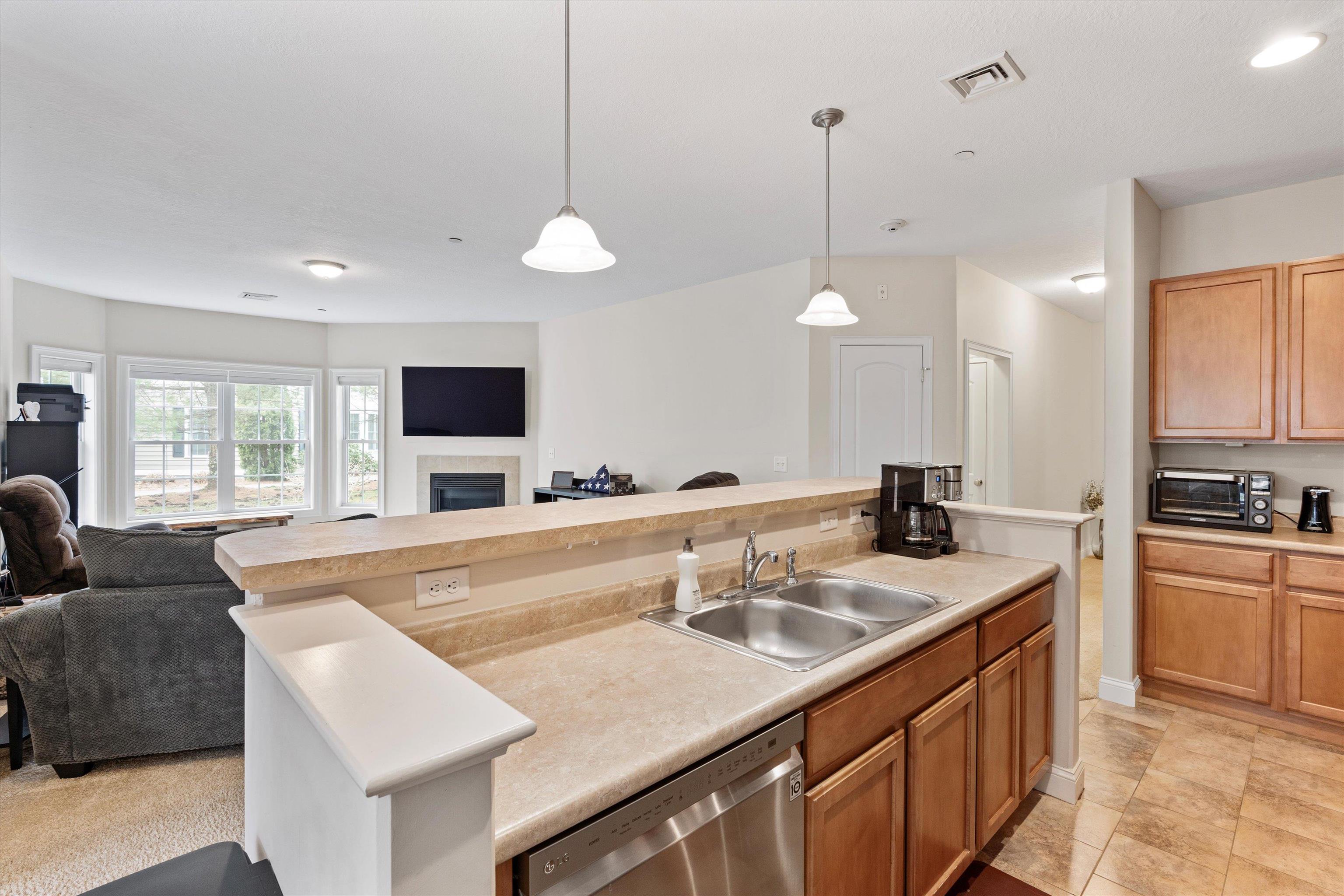 17-3 Roundabout Way Manchester, NH 03102 - Photo 34 of 36