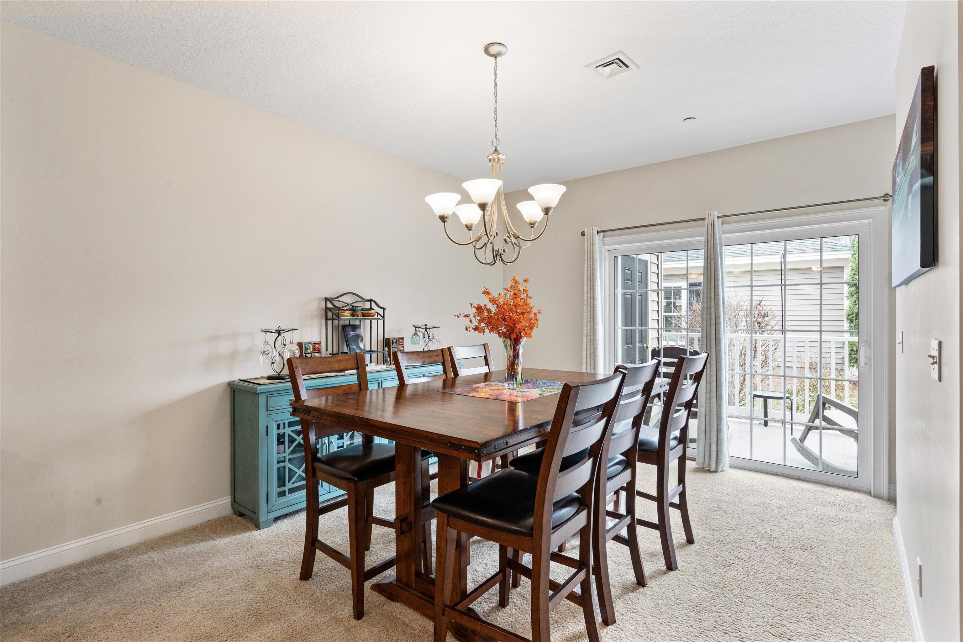 17-3 Roundabout Way Manchester, NH 03102 - Photo 4 of 36