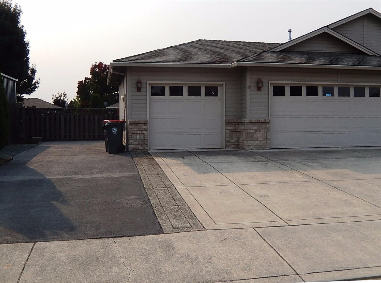 2598 Rabun Way Central Point, OR 97502 - Photo 2 of 30 Additional Photo