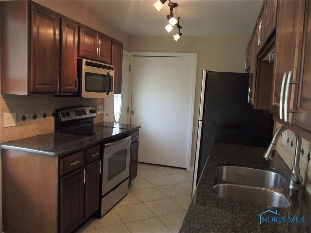4436 Elmhurst Road Toledo, OH 43613 - Photo 8 of 21 Gallery Image 8